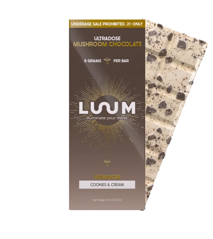 LUUM Cookies & Cream mushroom chocolate with white chocolate and chocolate cookie pieces
